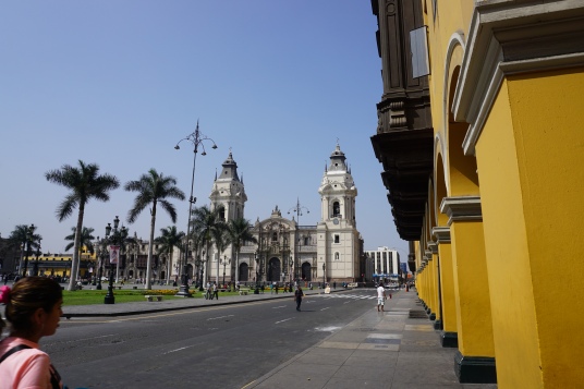 La Catedral de Lima, Plaza Major