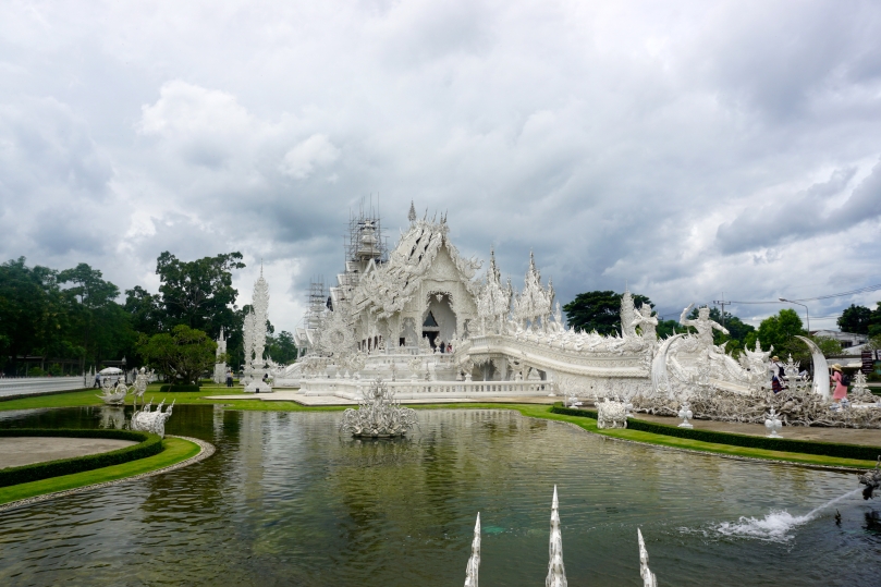 Wat Rong Kung (White Temple)